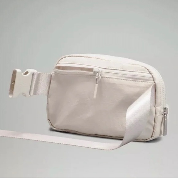 Lululemon everywhere Belt Bag in white Opal.  Will consider trade to diff color - Picture 3 of 5